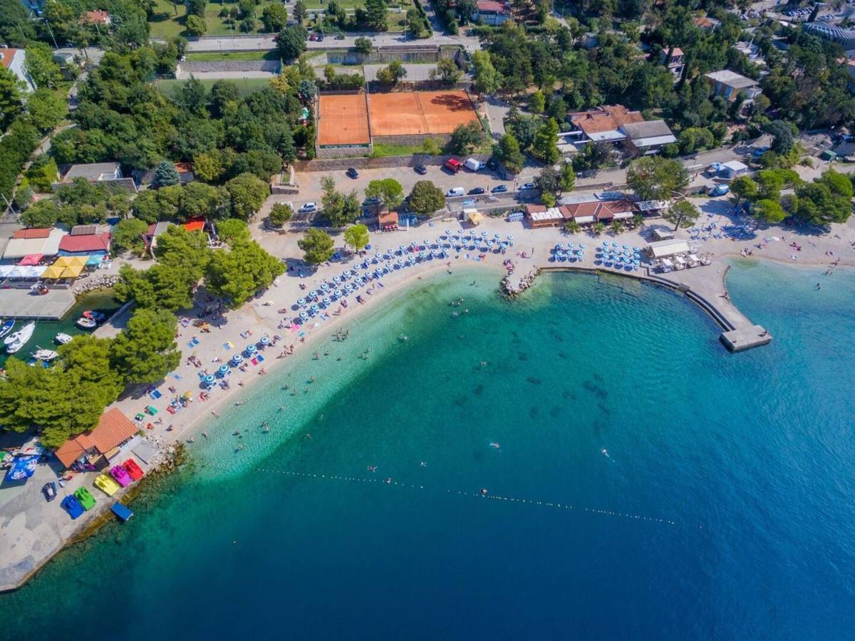 Villa Sara Crikvenica Exteriör bild