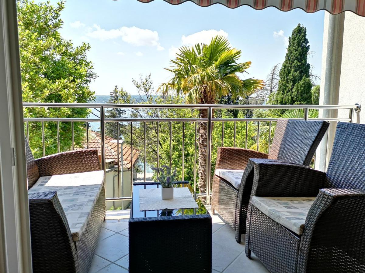 Villa Sara Crikvenica Exteriör bild