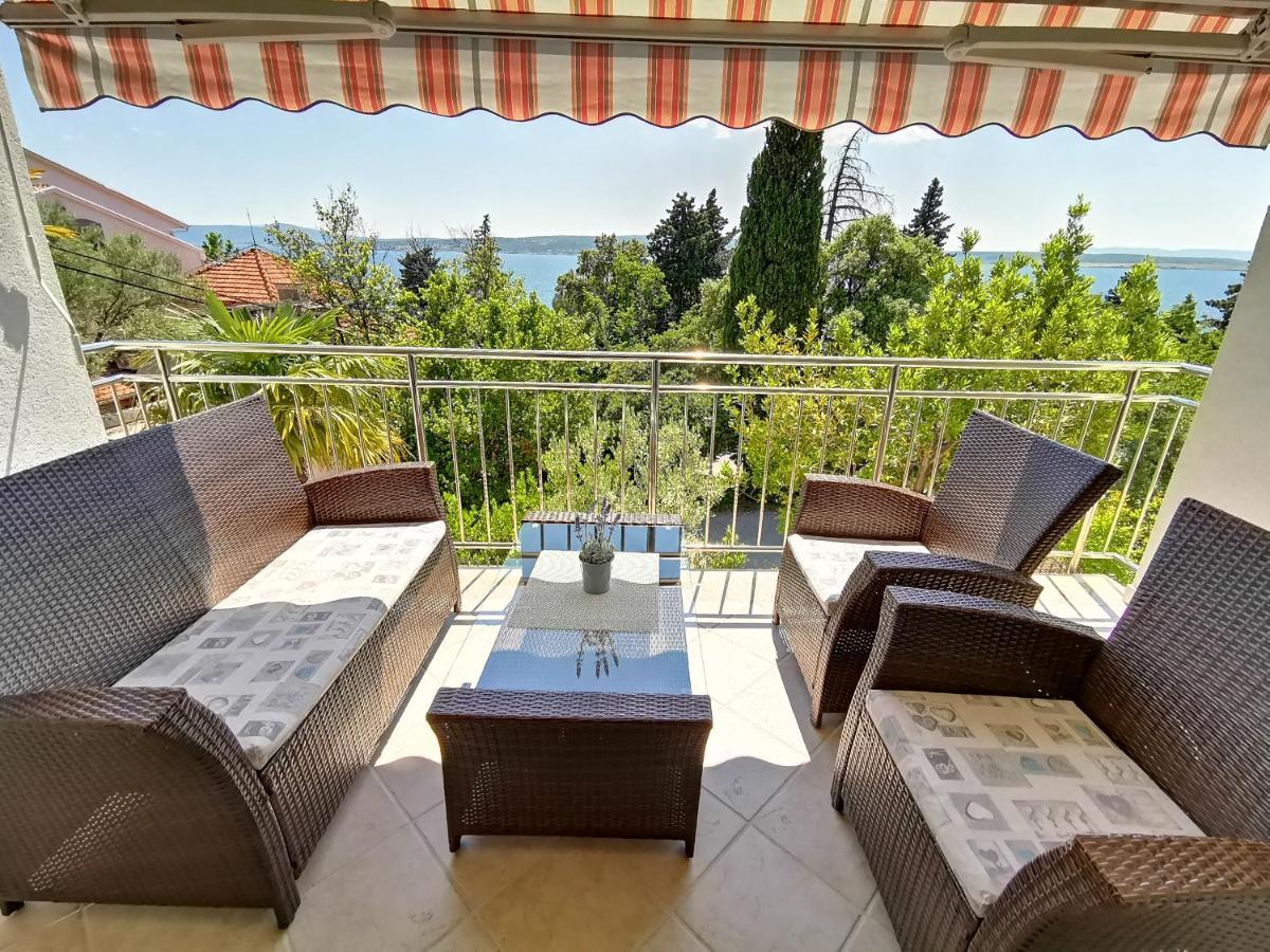 Villa Sara Crikvenica Exteriör bild