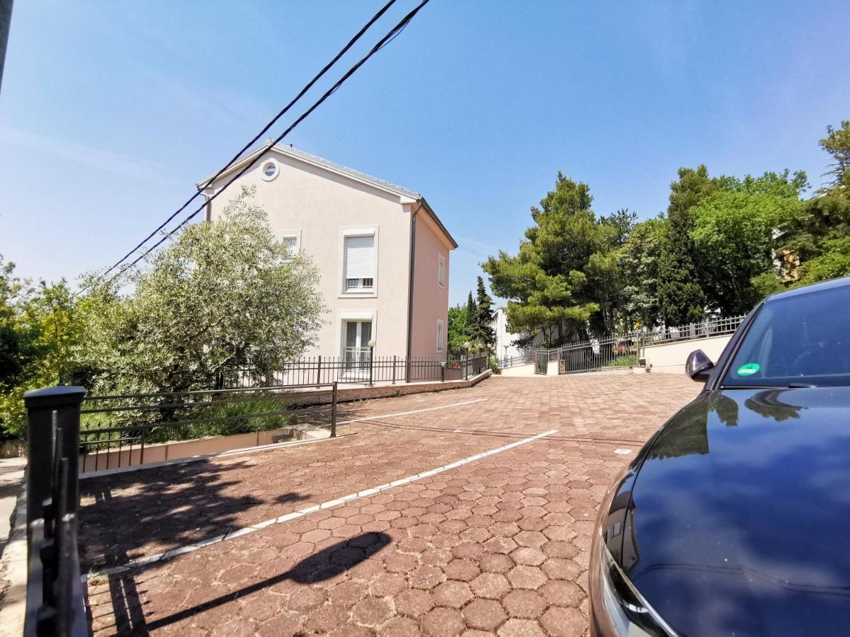 Villa Sara Crikvenica Exteriör bild